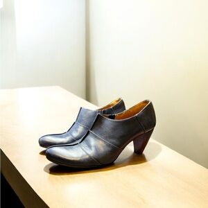 Blue Leather shoes Booties Size 9 Made in Portugal Women’s Boots Fidji Women’s